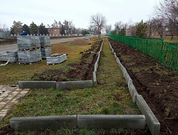 Работа по реализации инициативного проекта ТОС №2 села Кулешовка продолжается